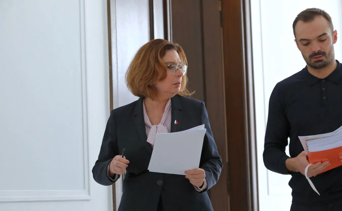 Opozycja oburzona zmianą Kodeksu wyborczego. Kidawa-Błońska zaprasza pozostałych kandydatów na wideokonferencję