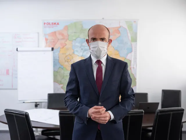 Budka: Zamiast rządu, który ma wizję, jak zmierzyć się z kryzysem, mamy prezentacje w PowerPoincie Morawieckiego [WYWIAD]