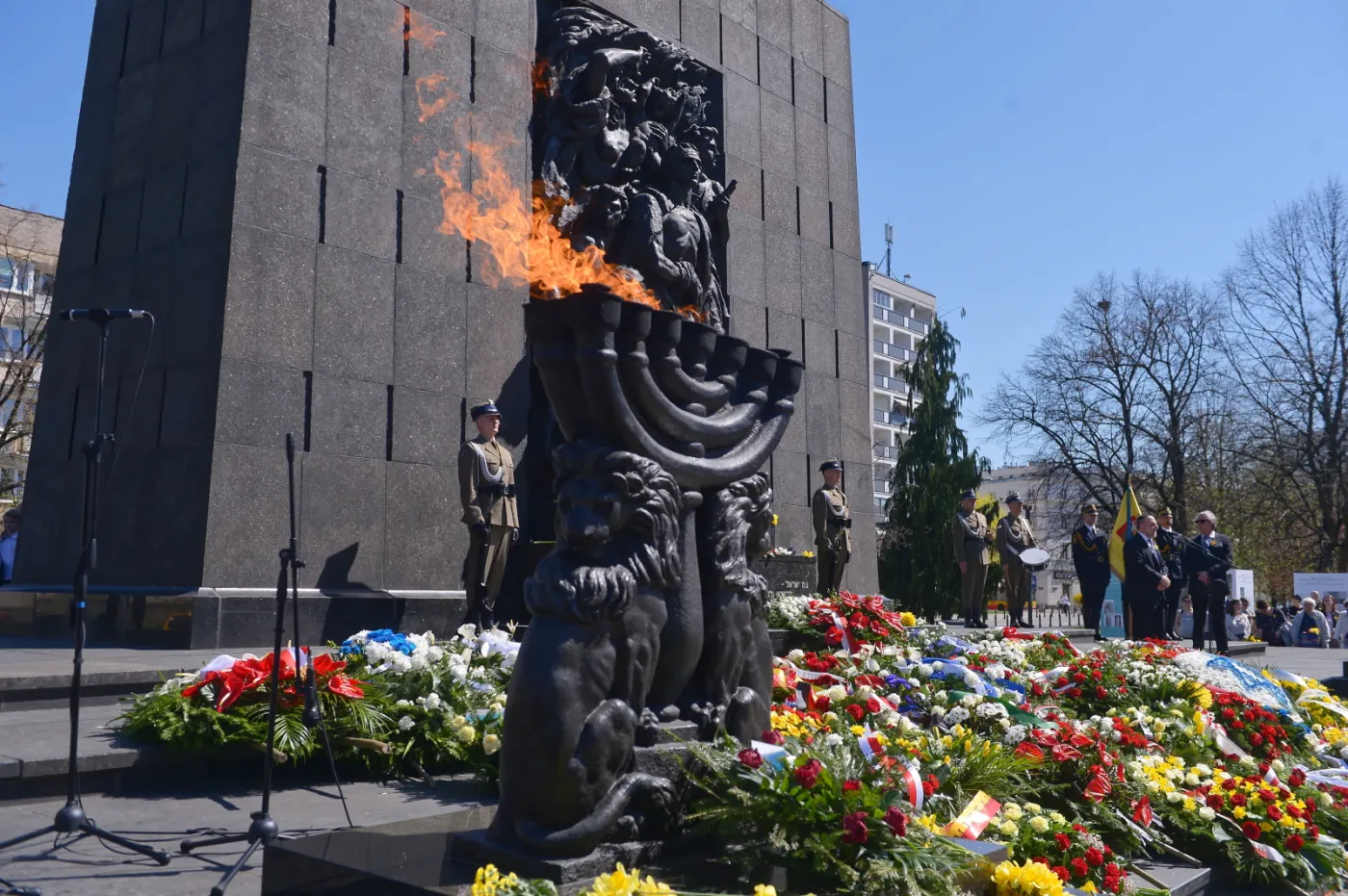 W Warszawie uczczono 76. rocznicę powstania w getcie warszawskim