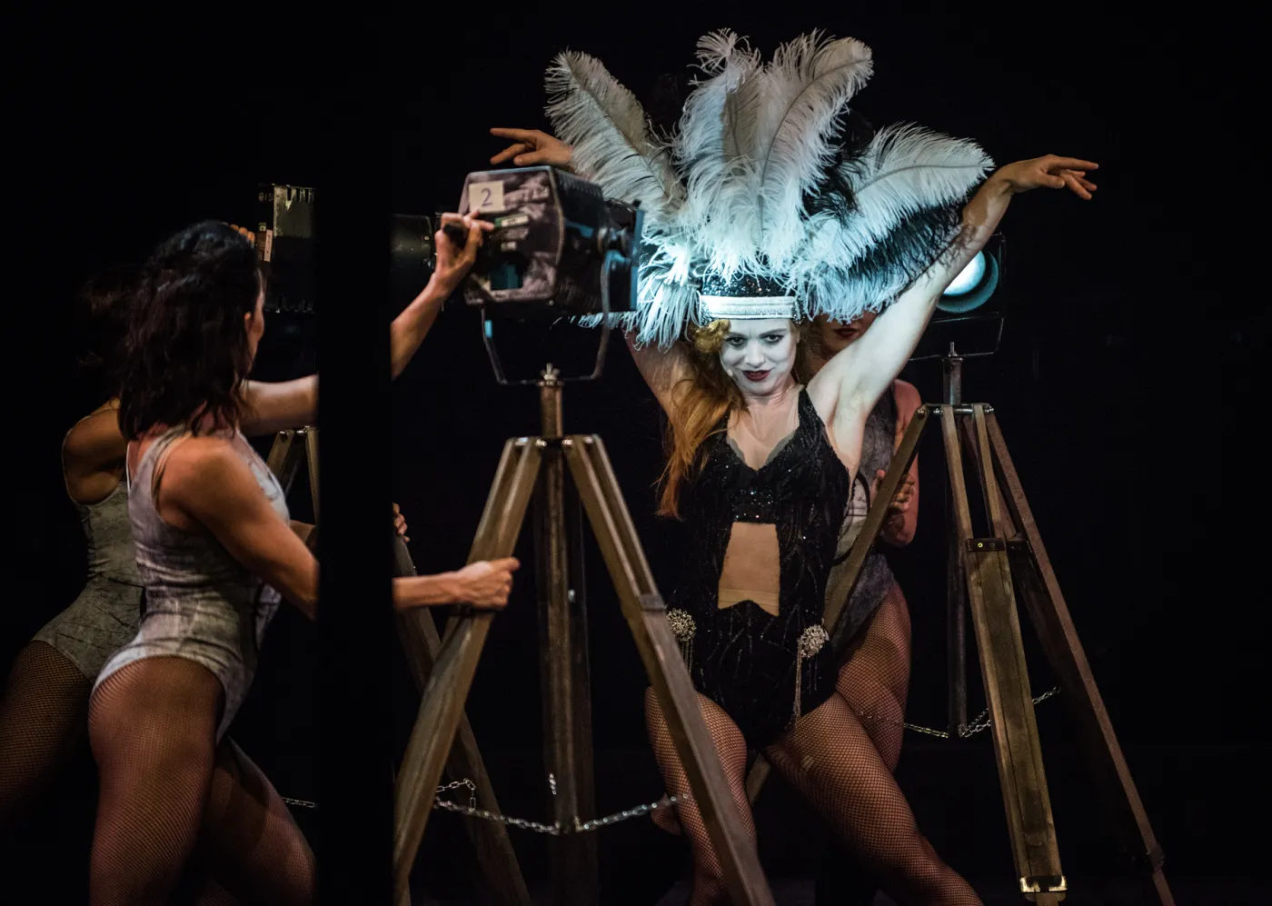 4242490-spiewak-jazzbandu-w-teatrze.jpg
