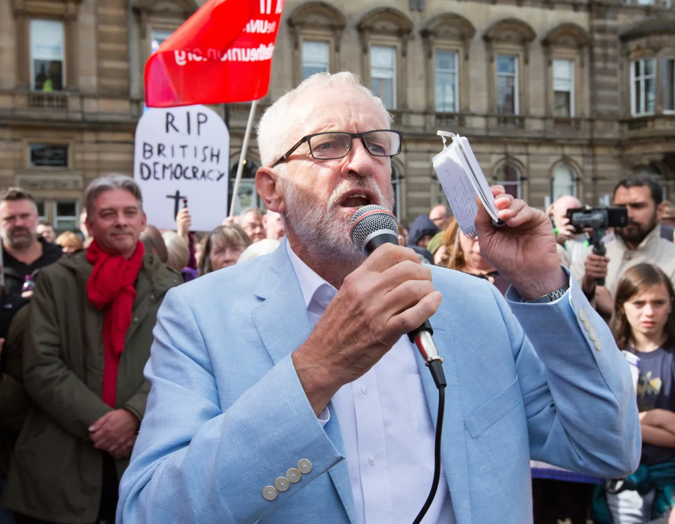 4301551-jeremy-corbyn-londyn-protest.jpg