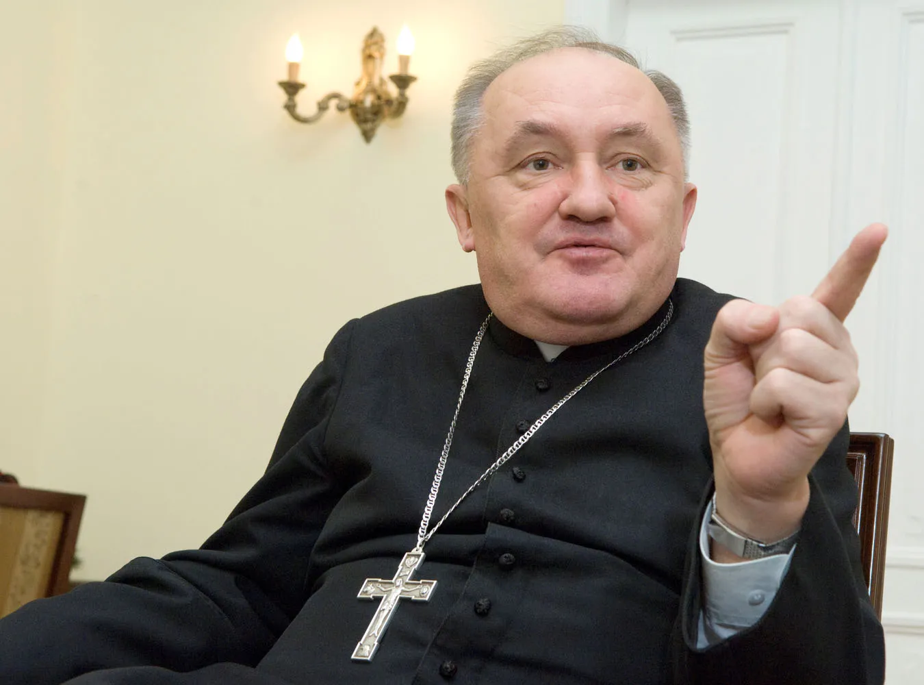 Abp Nycz: Kościół nie idzie na wojnę z rządem