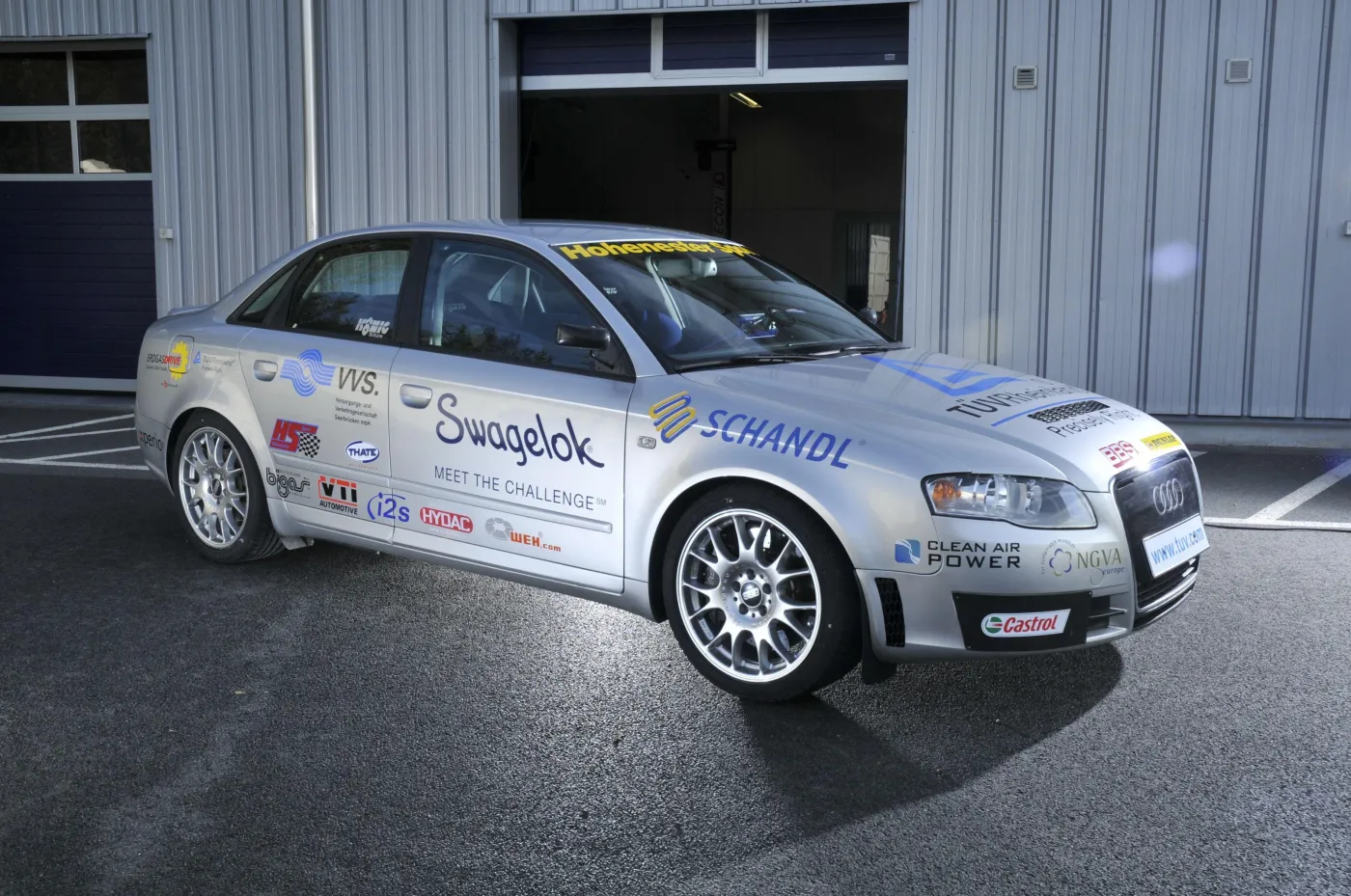 ip_dunlop_sp_sport_145250a_942385.jpg