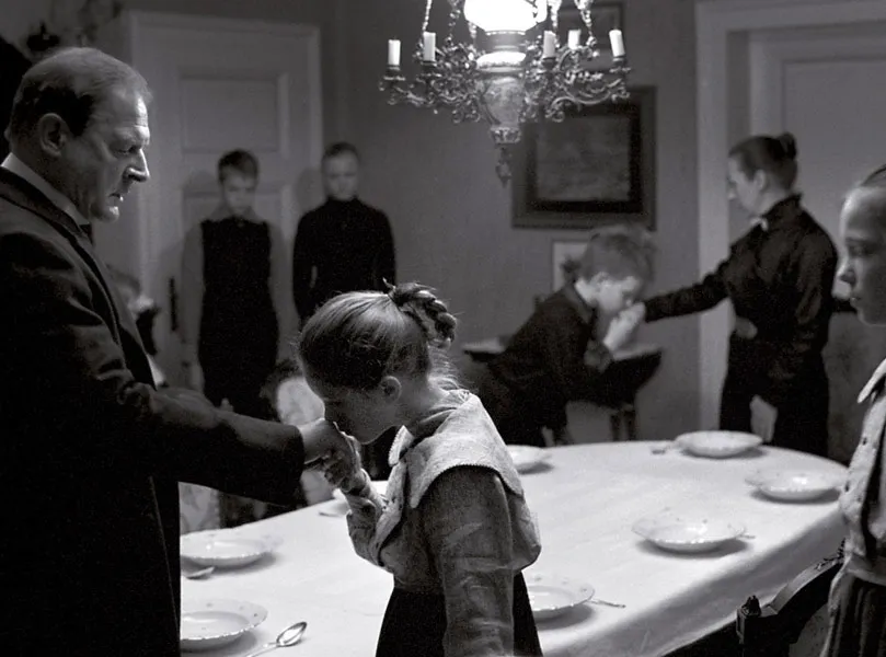 Kadr z filmu  quot;Biała wstążka quot;, reż. Michael Haneke