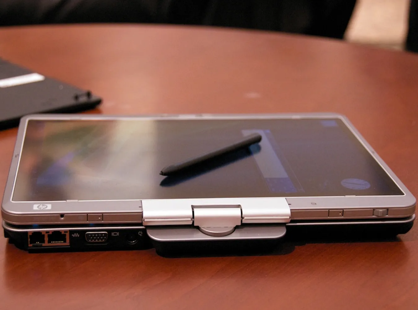 Świeży tablet 12-ka dla biznesmena od HP
