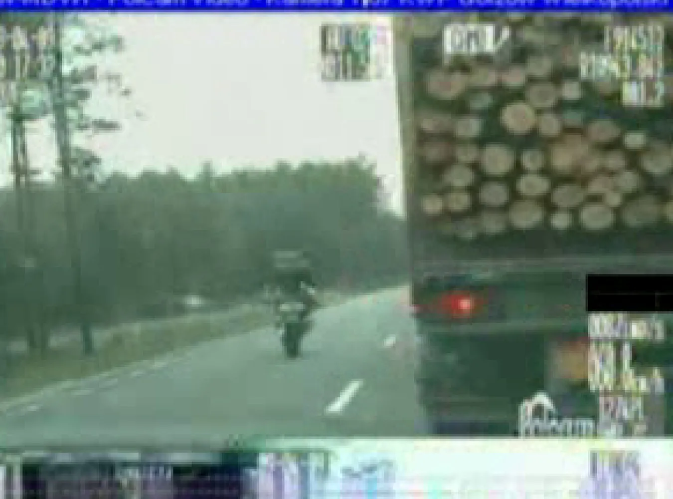 200 km/h i na jednym kole obok policji