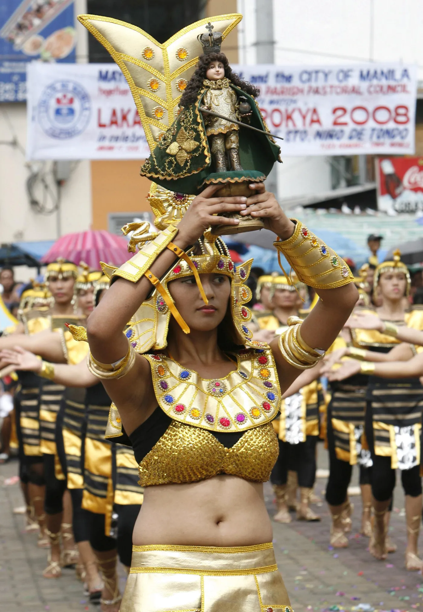 a_performer_holds_a_46388a_106101.jpg