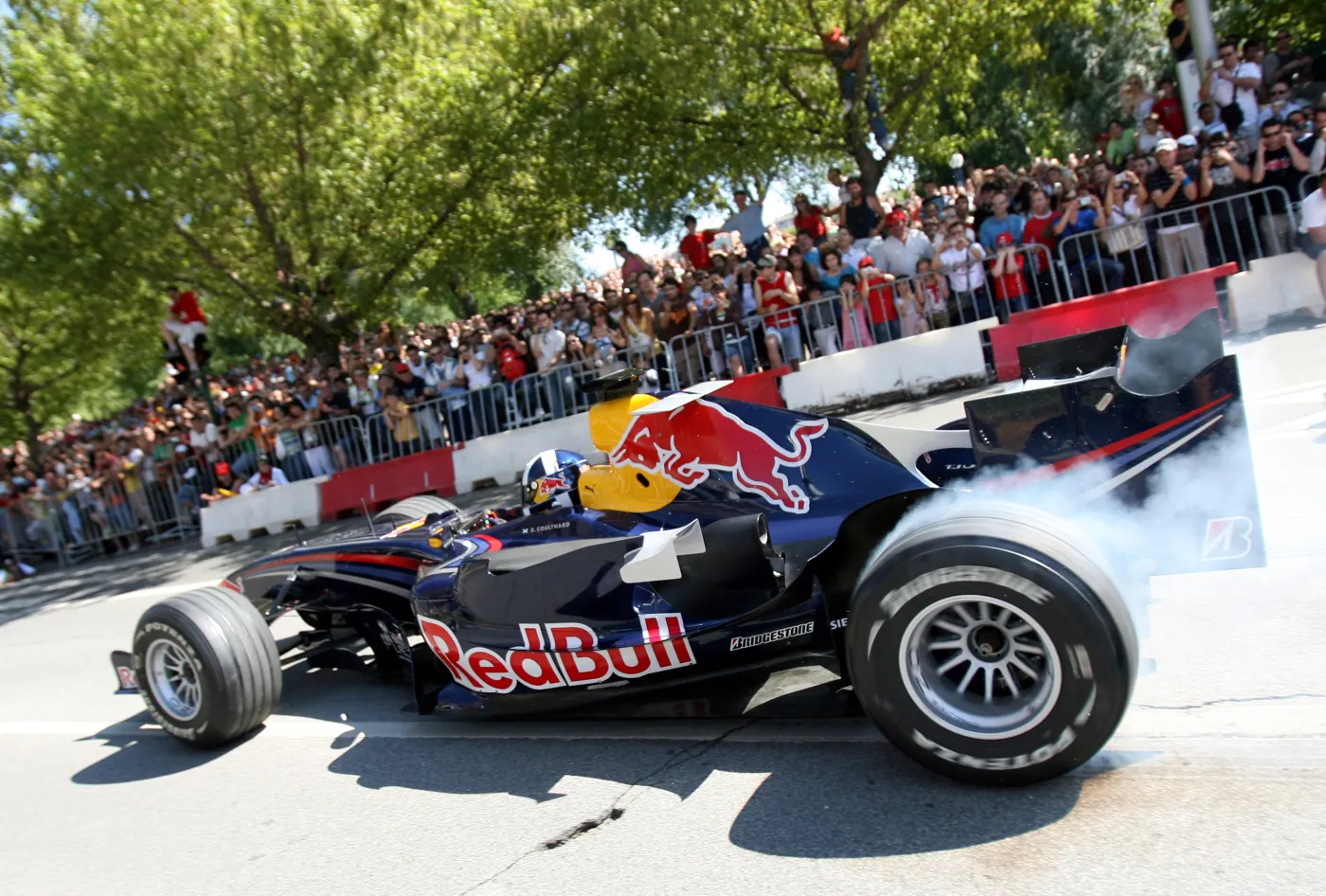 formula_1_red_bul_100851a_344173.jpg