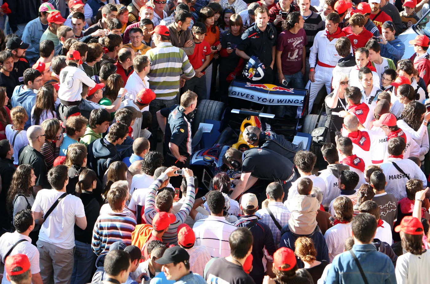 formula_1_red_bul_100852a_344195.jpg