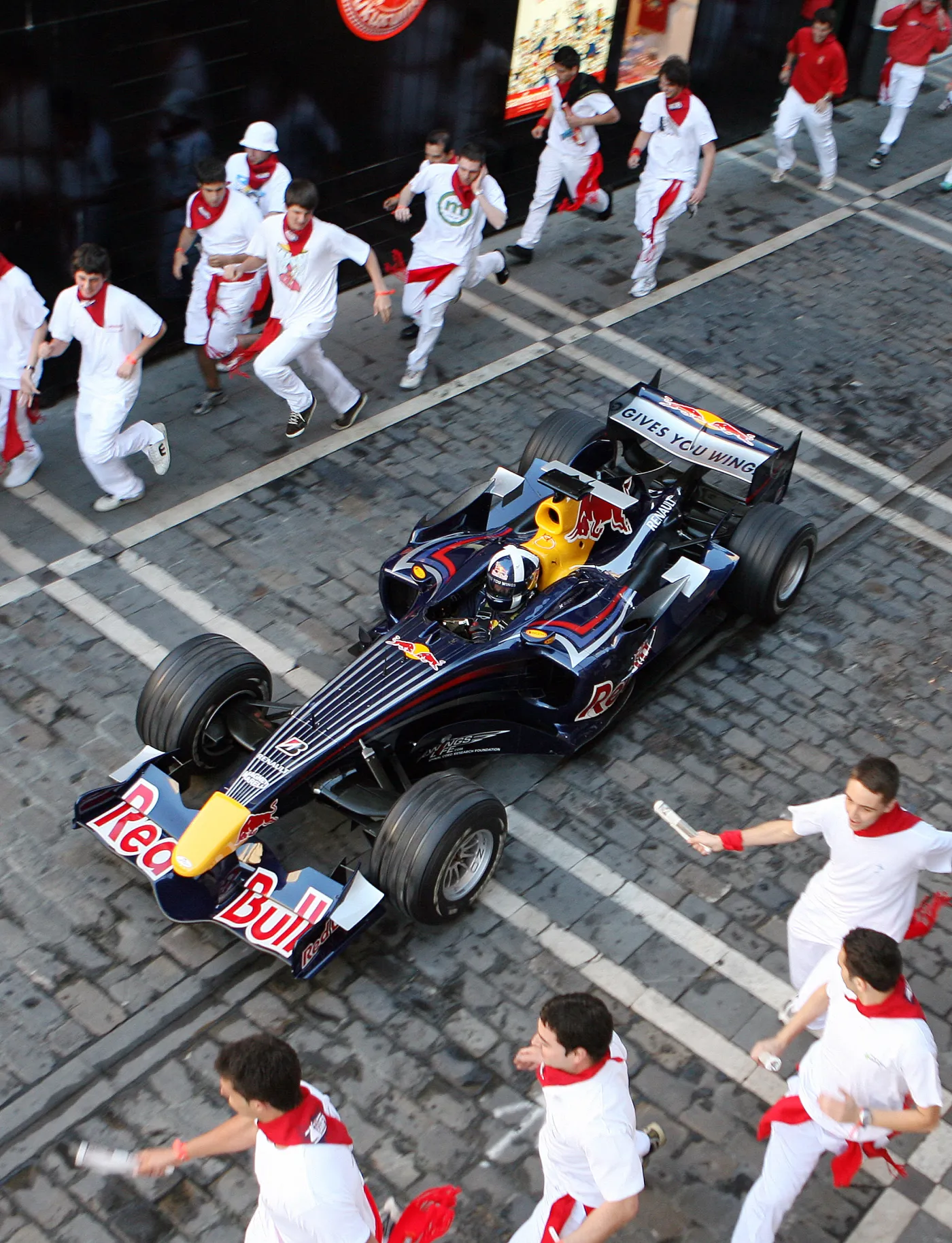 formula_1_red_bul_100855a_344261.jpg