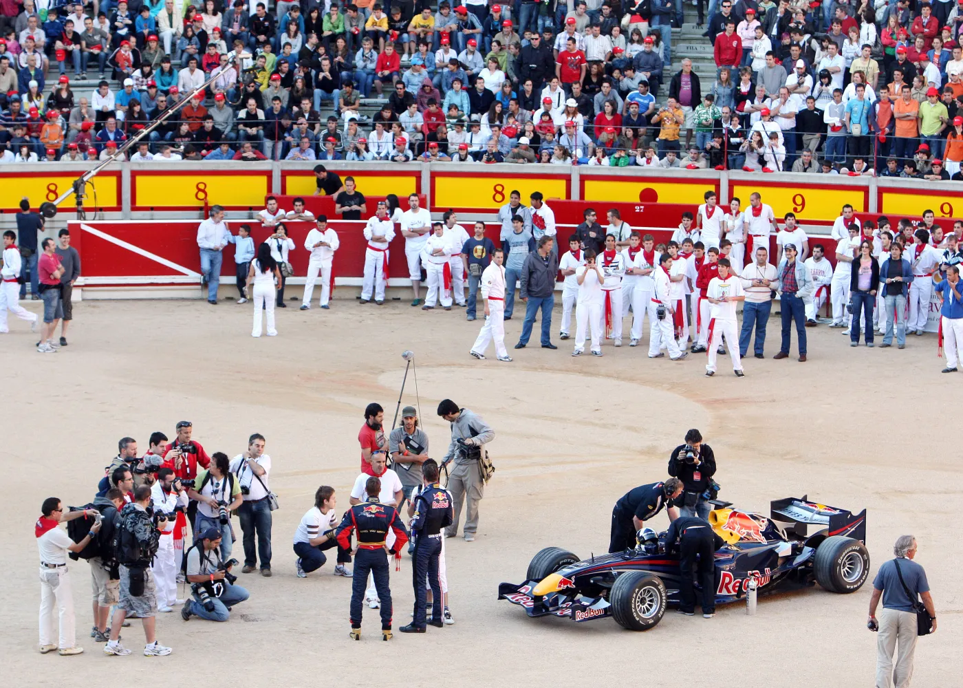 formula_1_red_bul_100861a_344085.jpg