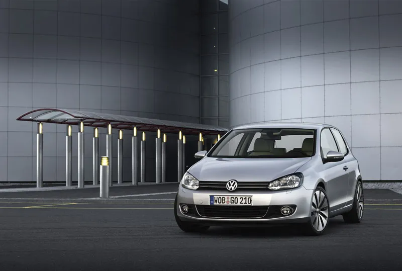 fr_2009_volkswagen_110801a_384371.jpg
