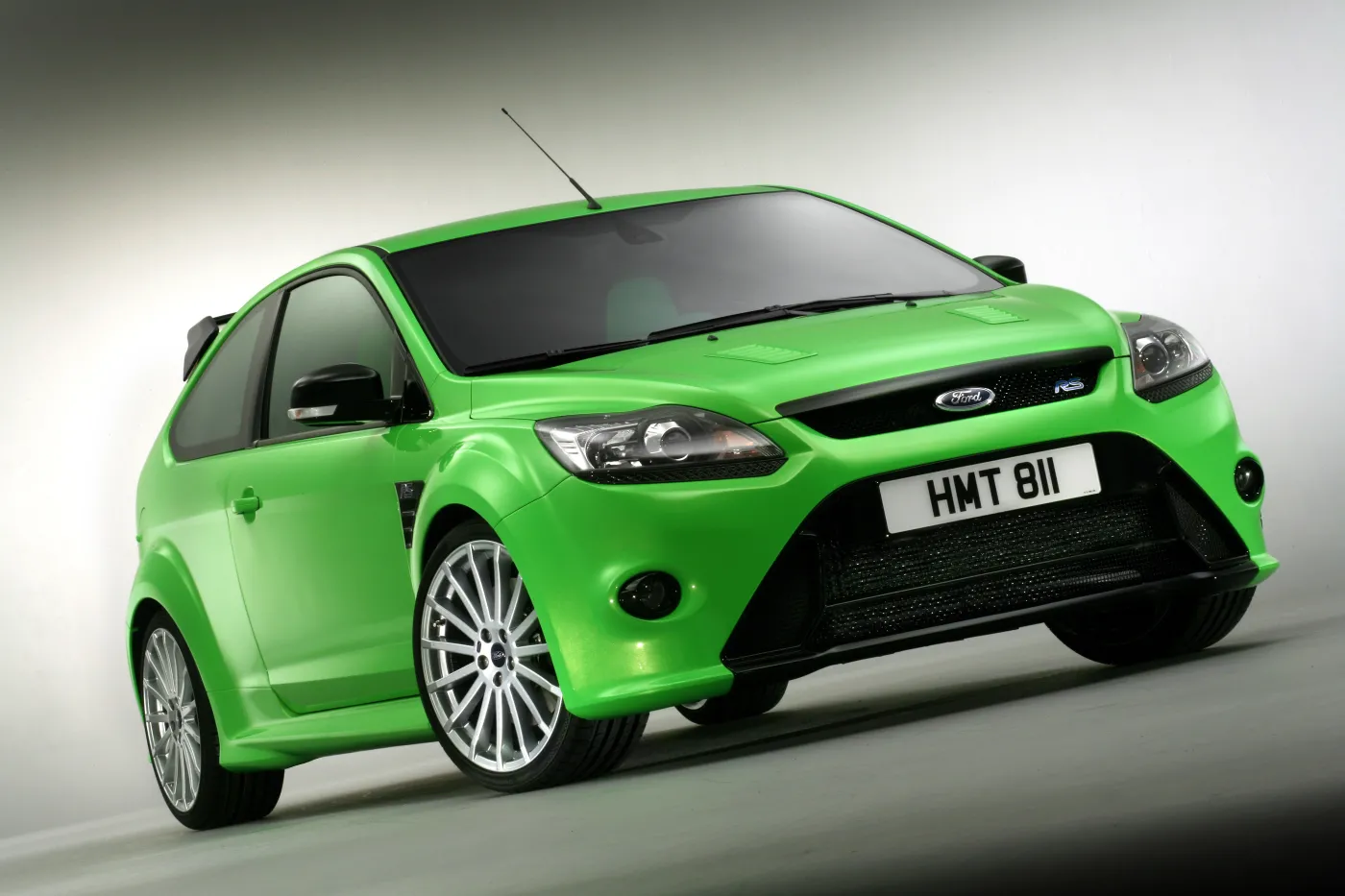 2009_ford_focus_rs_121742a_542267.jpg
