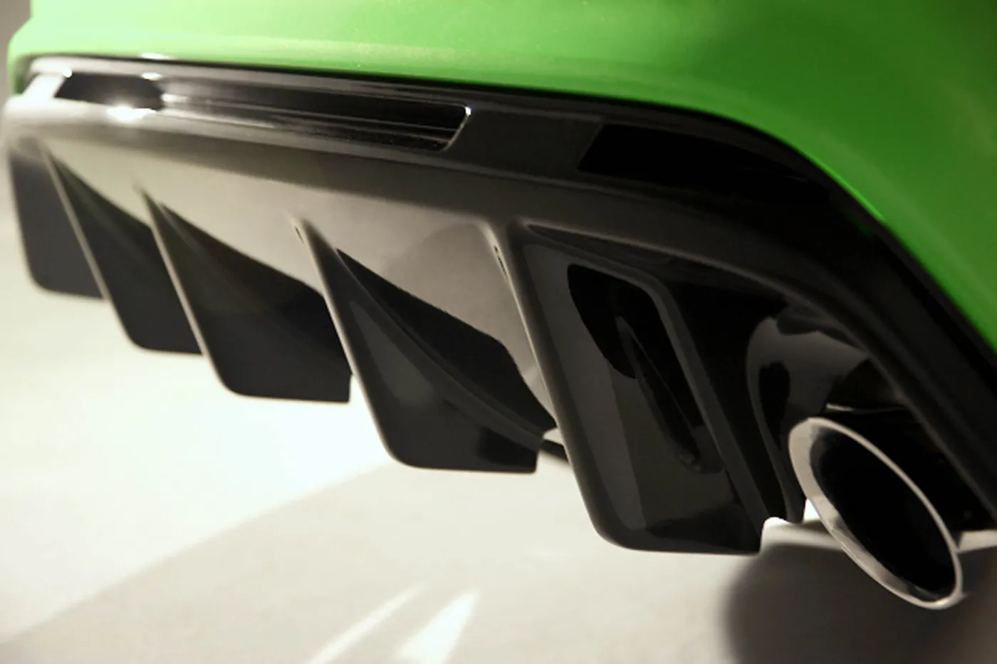 2009_ford_focus_rs_121745a_542428.jpg
