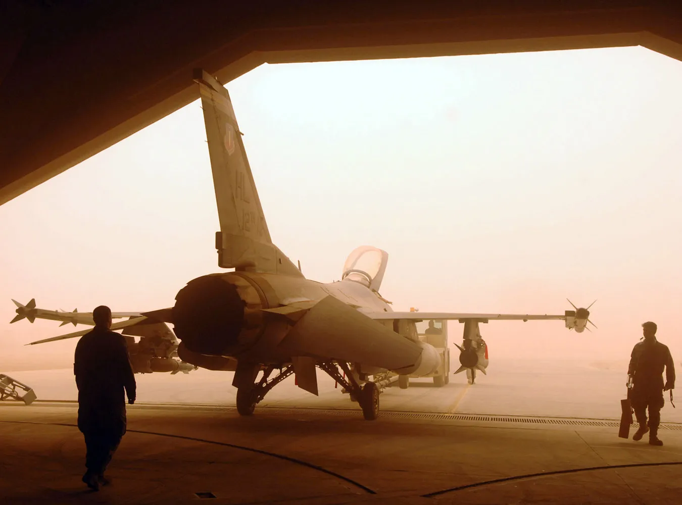 it_s_a_shamal_worl_156062a_982408.jpg