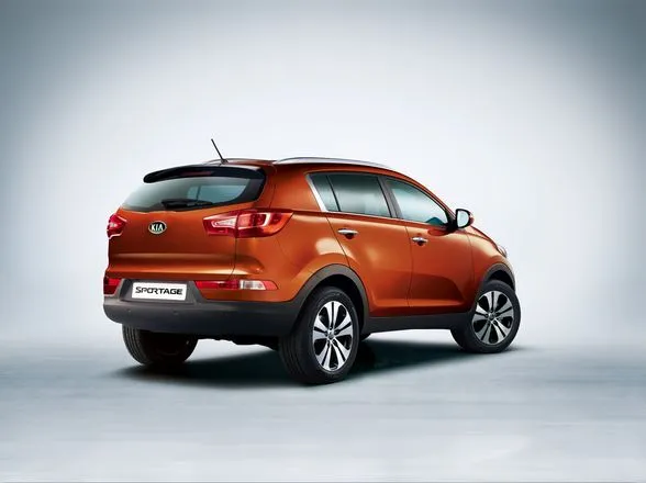 fr_kia_sportage_4_271693a_493034.jpg