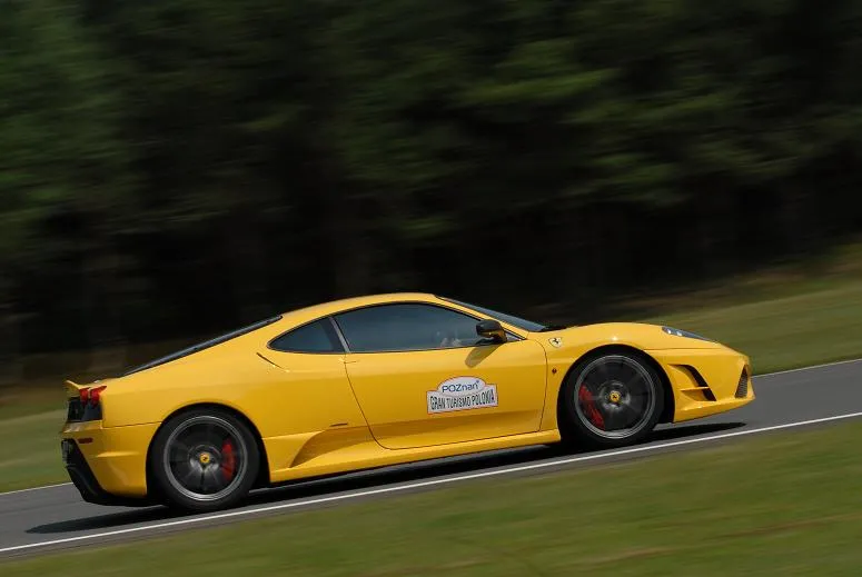 ferrari_f430_scuderia_2_1464043.jpg