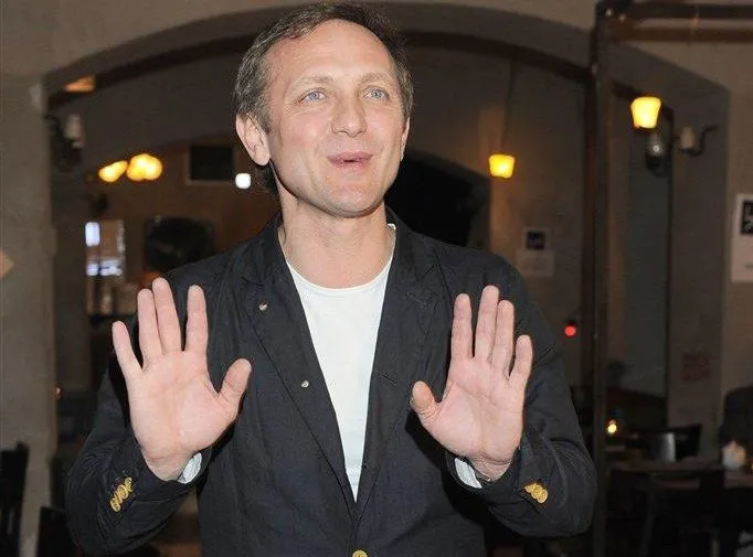 Andrzej Chyra stresuje się przed seksem! Z kim?