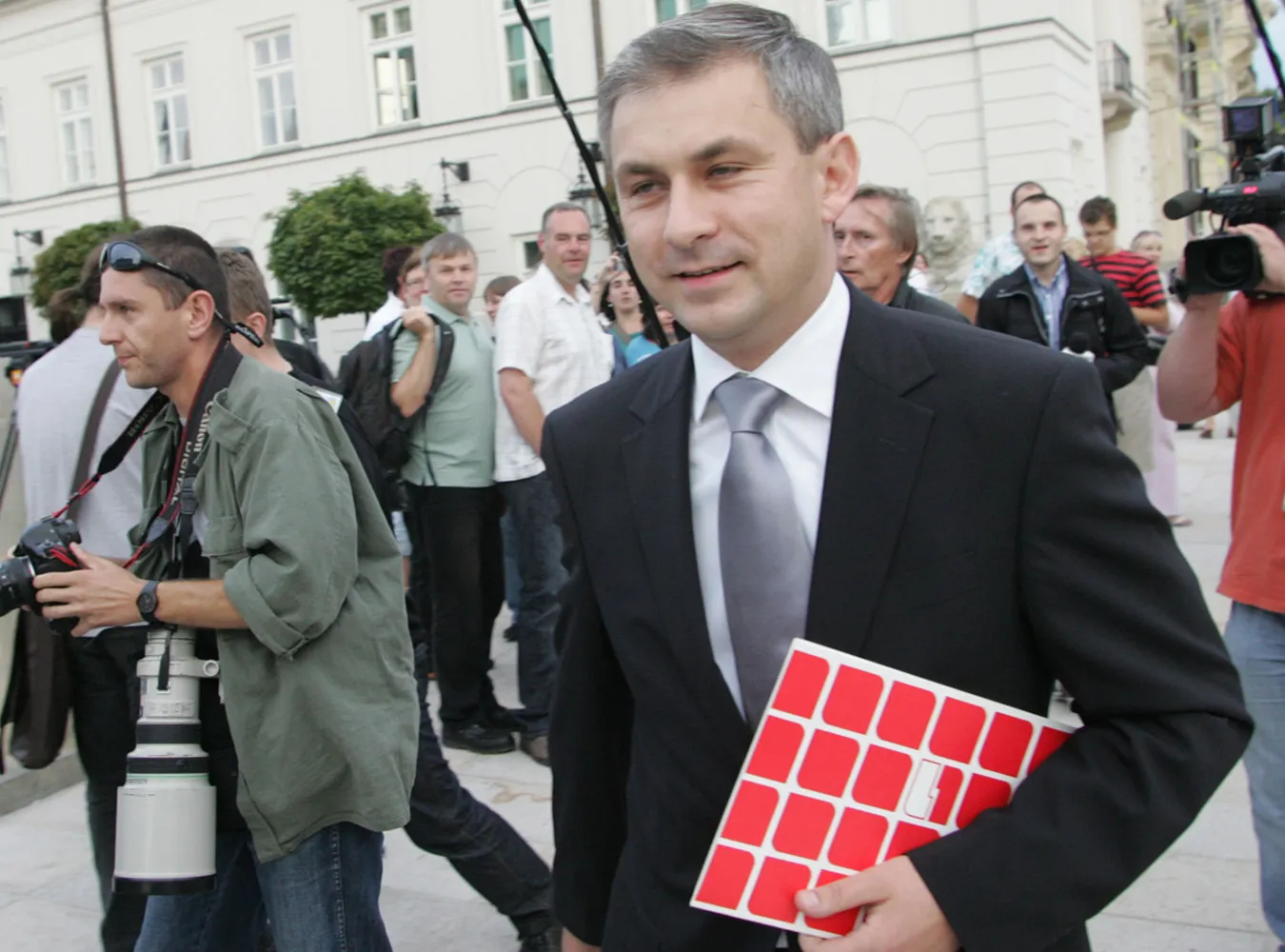 Napieralski z wizytą w przychodni leczenia niepłodności