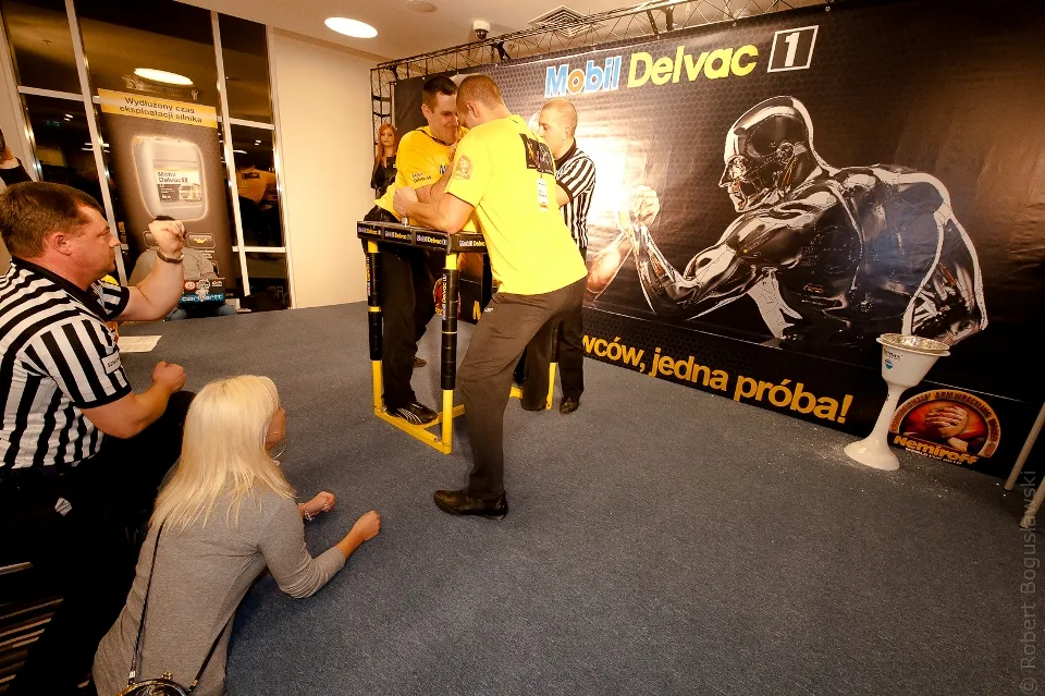 strong_traker_2010_finaly_1635014.jpg
