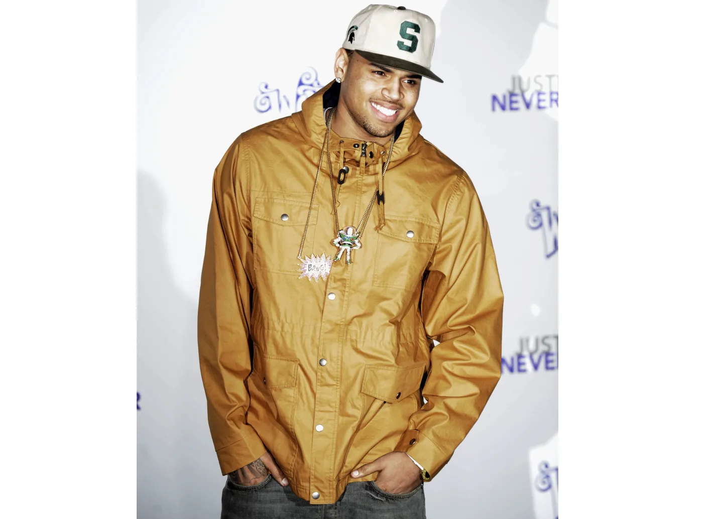 1804231-piosenkarz-chris-brown.jpg