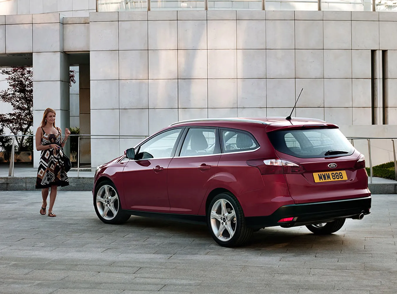 1827329-allnewfordfocus-wagon-002.jpg