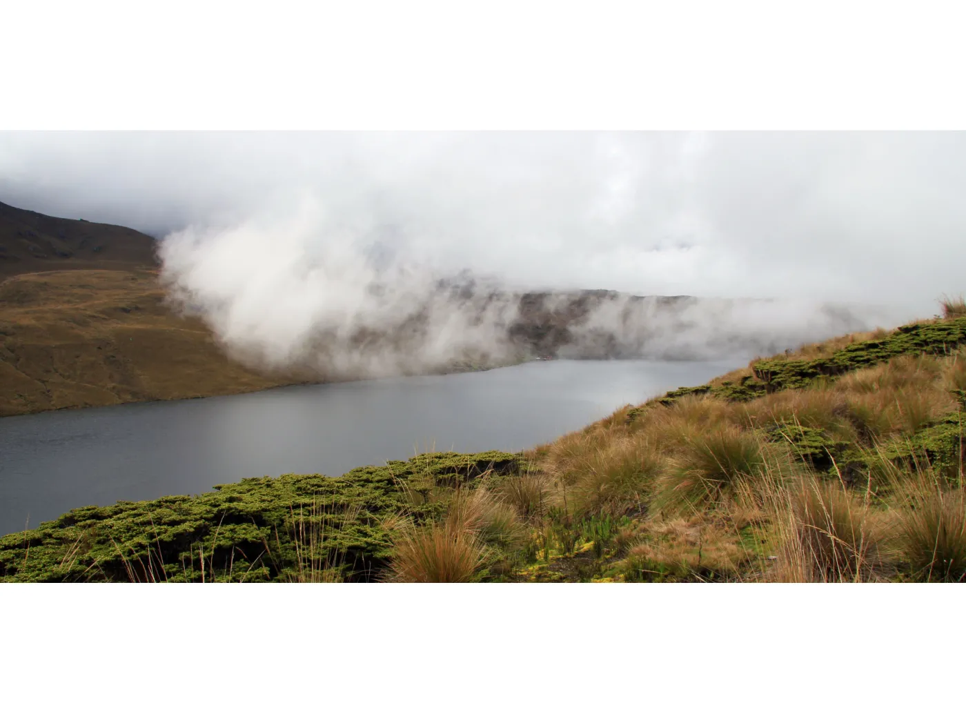 2139387-kolumbia-laguna-del-otun.jpg