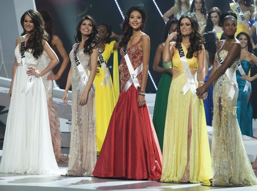 2481964-miss-univ1-epa02914374.jpg