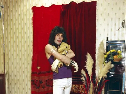 2766078-freddie-mercury-1946-1991.jpg