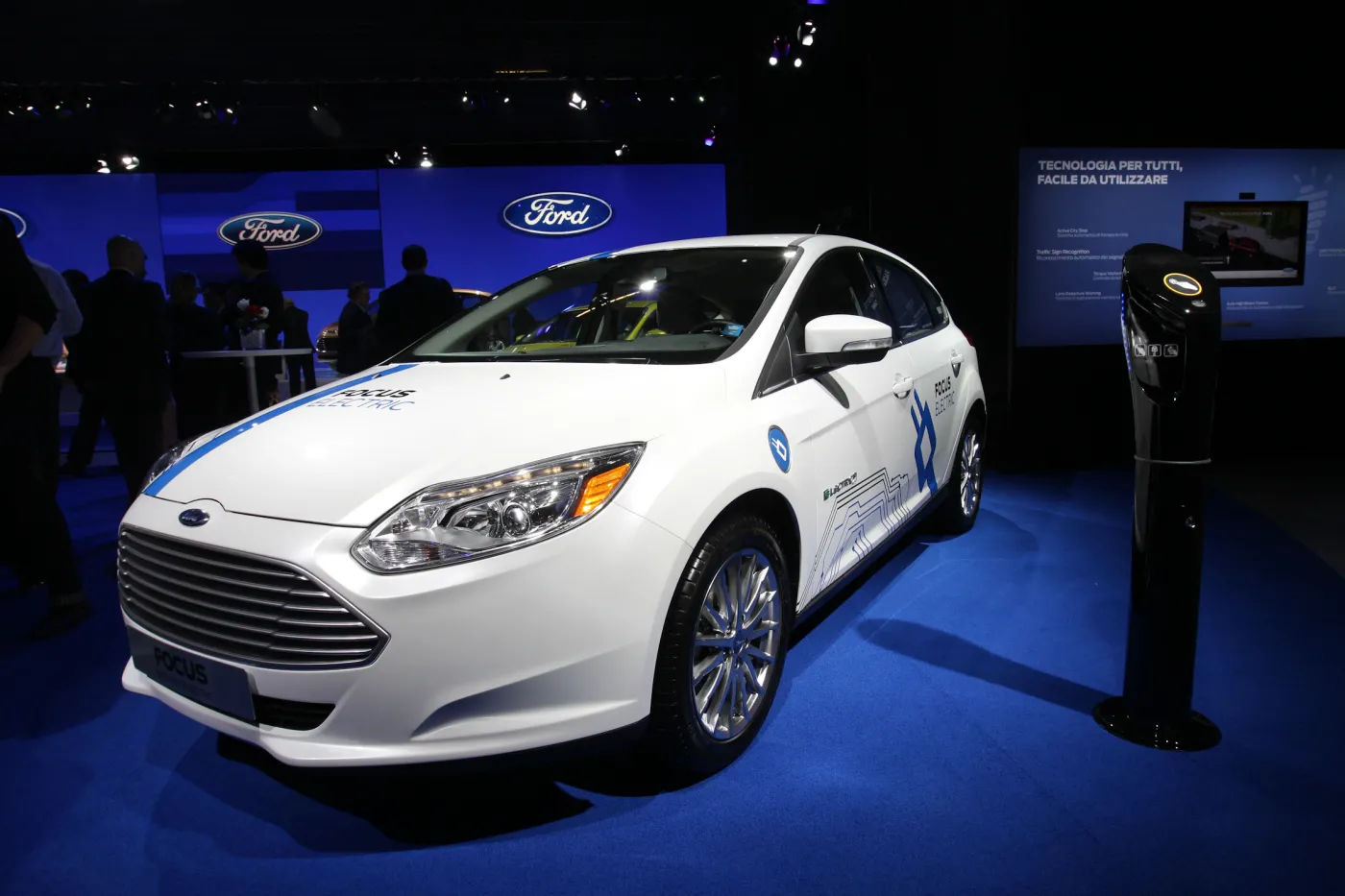 2818980-elektryczny-ford-focus.jpg