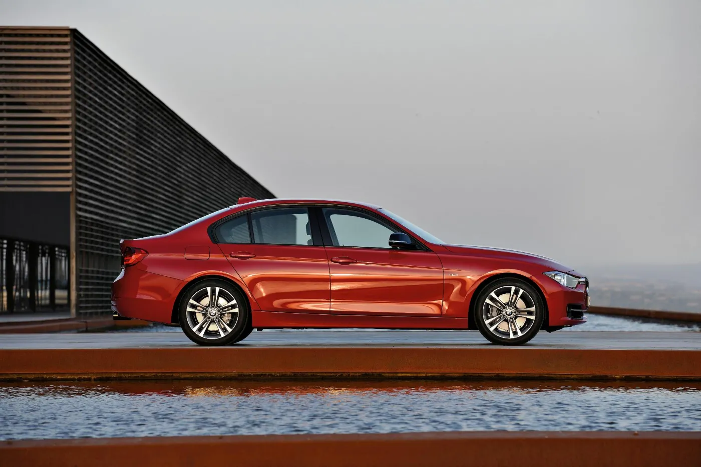 2617525-bmw-serii-3-nowe-new-3.jpg