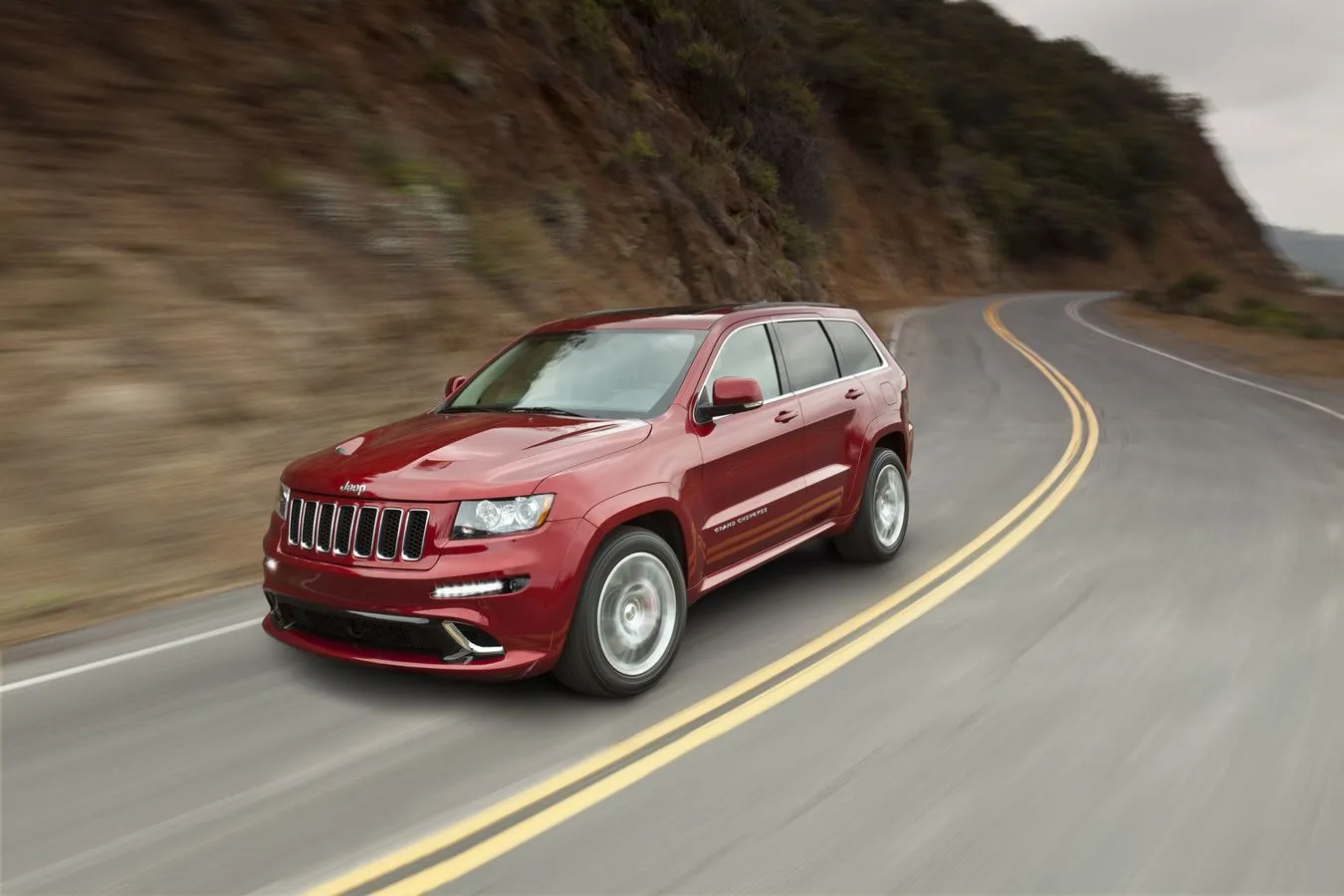 3047723-jeep-grand-cherokee-srt8.jpg