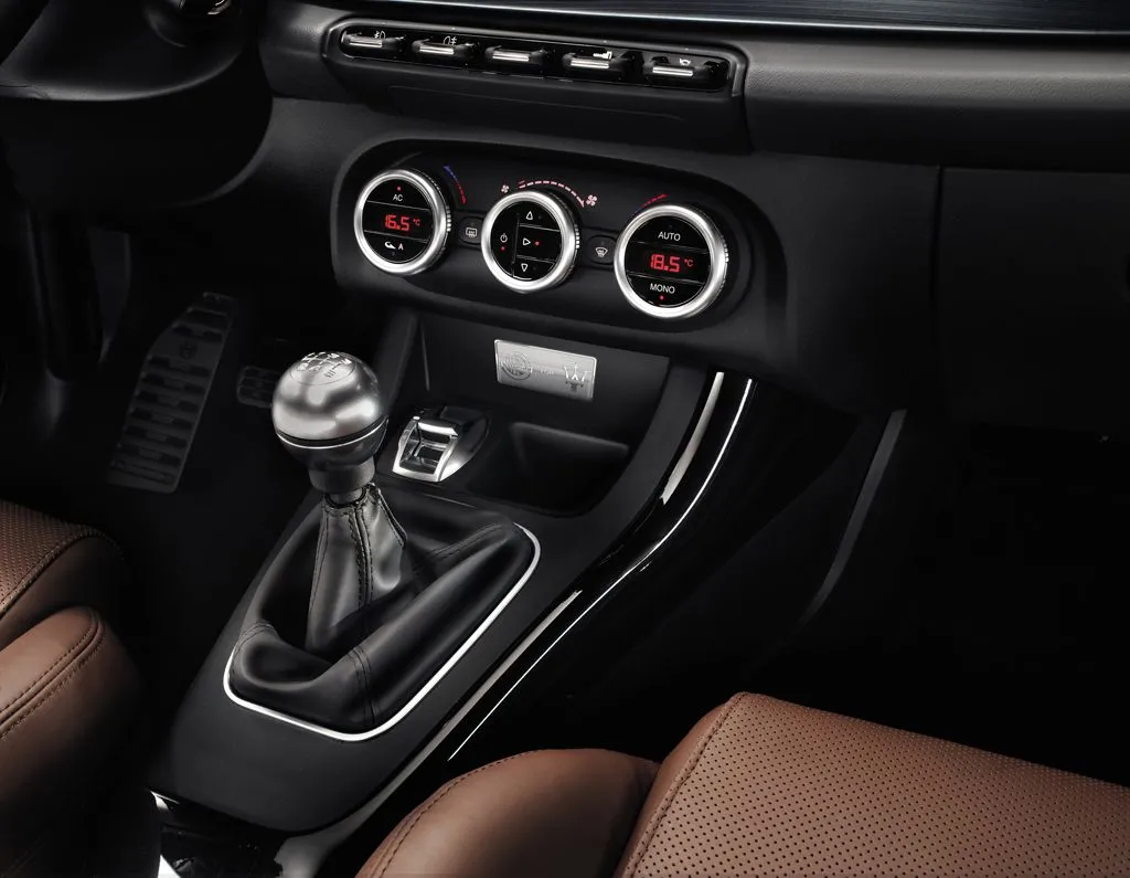 Alfa Romeo Giulietta i Maserati