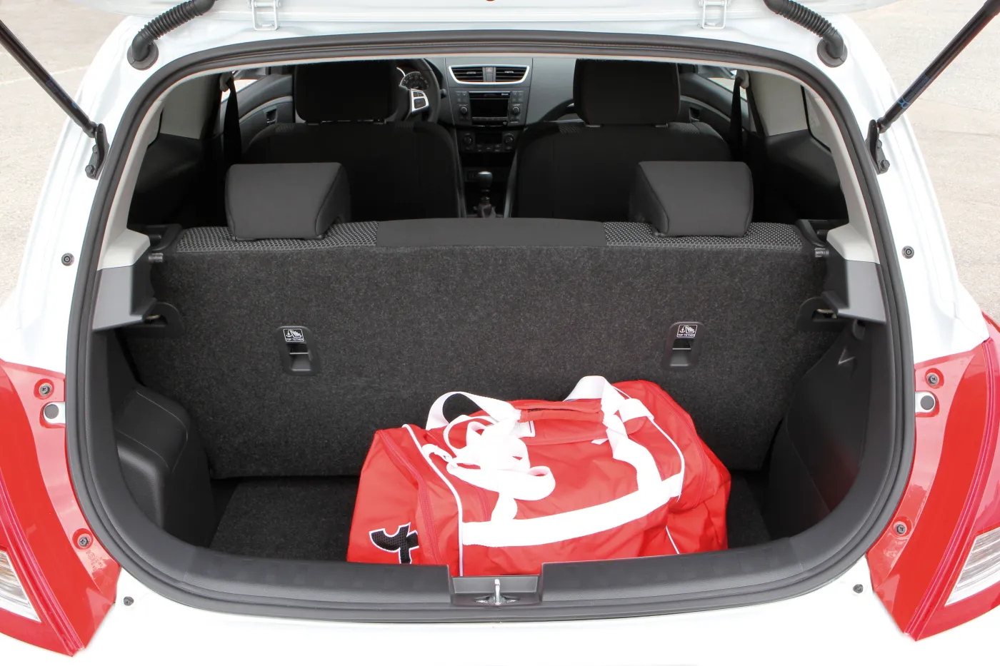 2927739-47-new-swift-sport-trunk.jpg