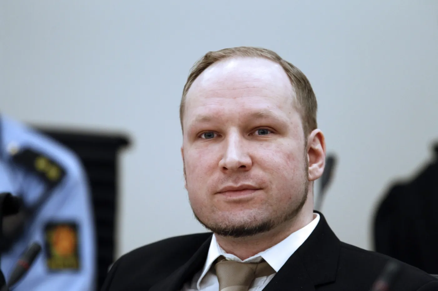 3364251-anders-breivik-w-sadzie.jpg