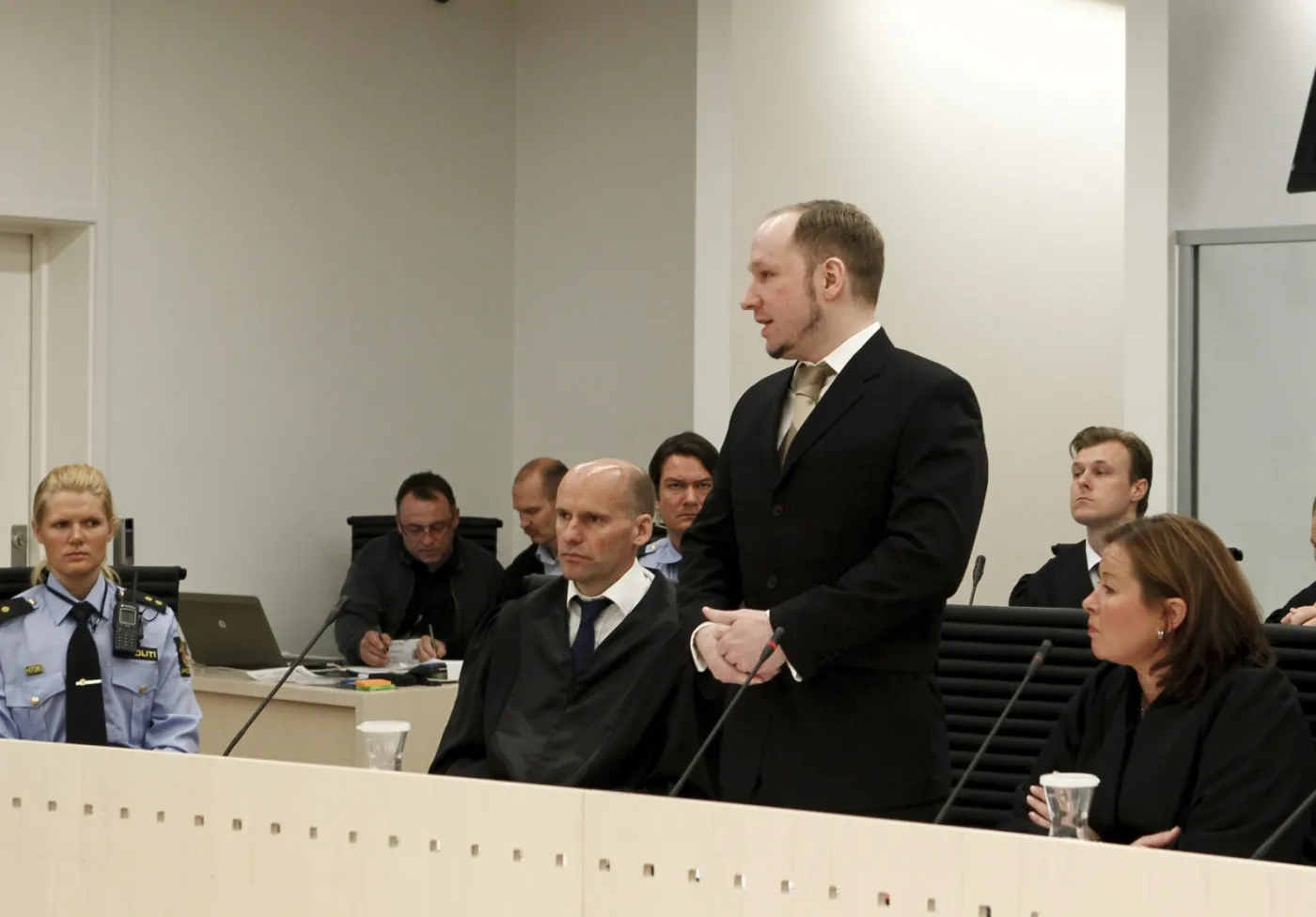3364309-anders-breivik-w-sadzie.jpg
