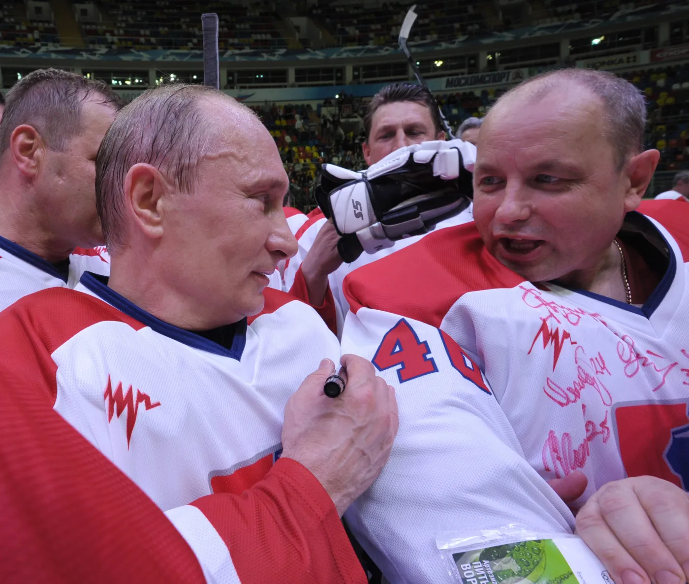 3463988-wladimir-putin-hokeista.jpg