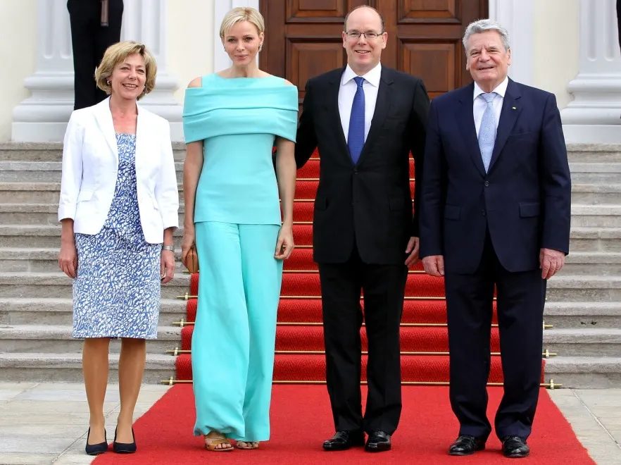 3763898-ksiezna-charlene-i-ksiaze.jpg