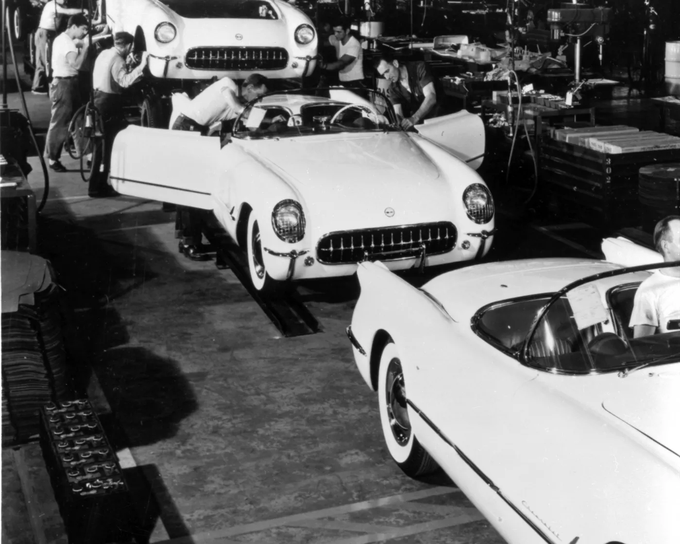 3820308-60thannivhistoricvette05.jpg