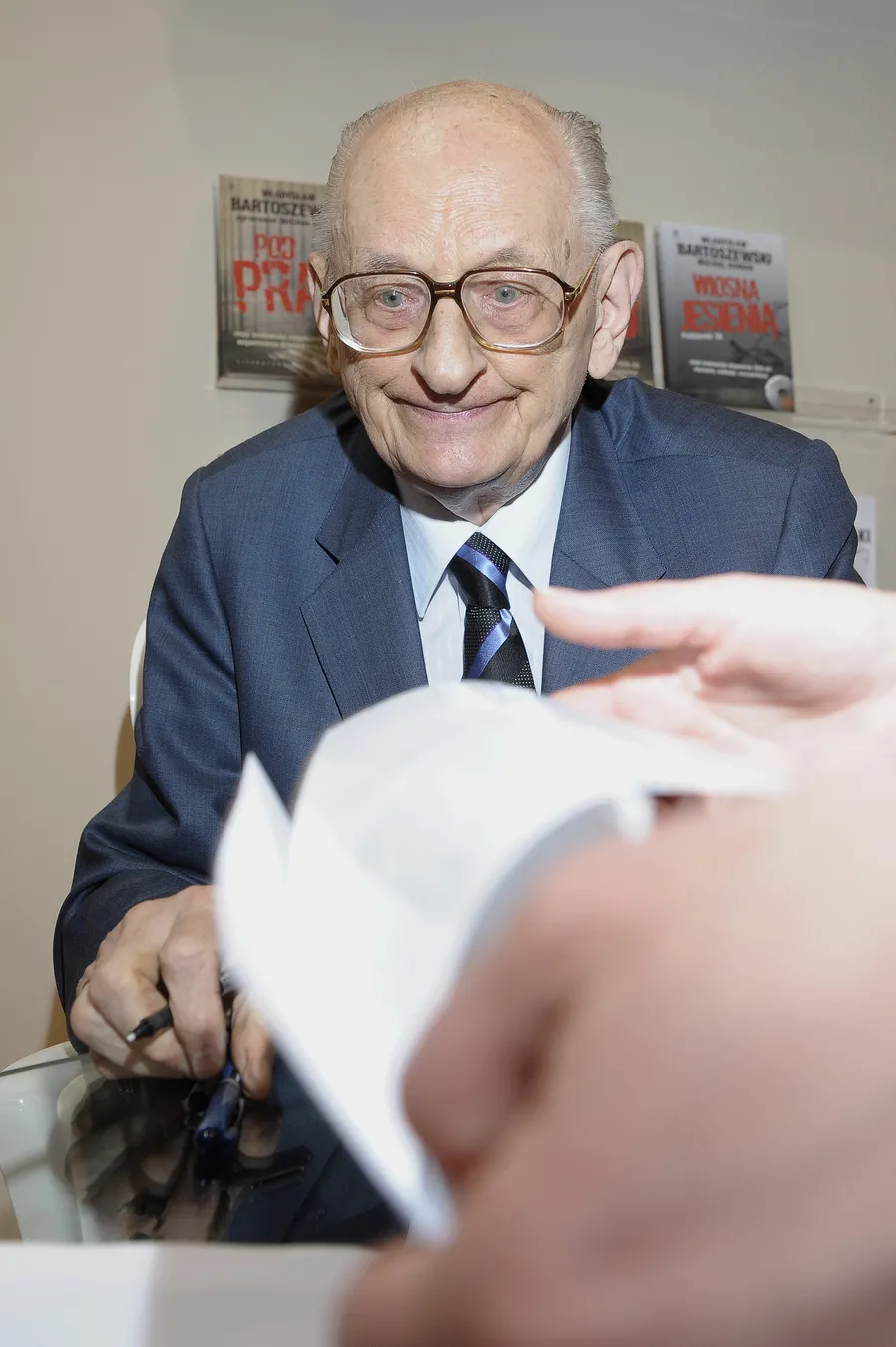 3492342-wladyslaw-bartoszewski.jpg