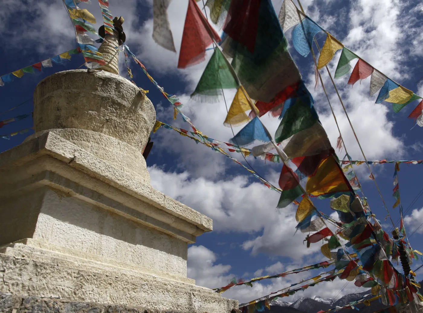3529519-shangri-la-chiny-tybet.jpg