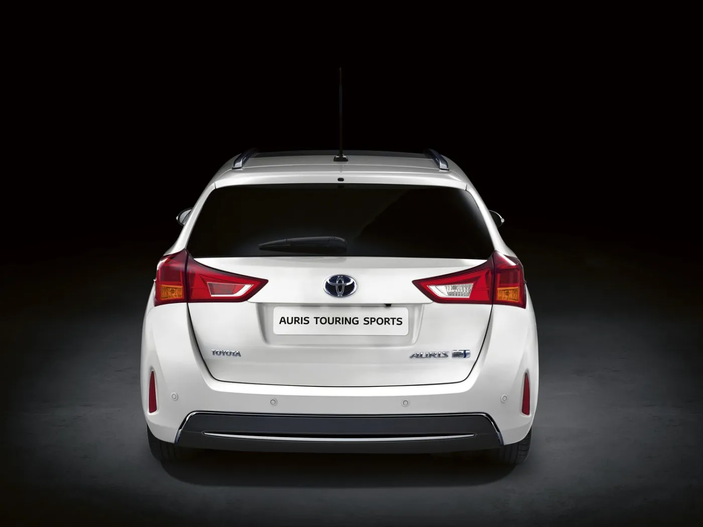 4082669-auris-touring-sports-2.jpg