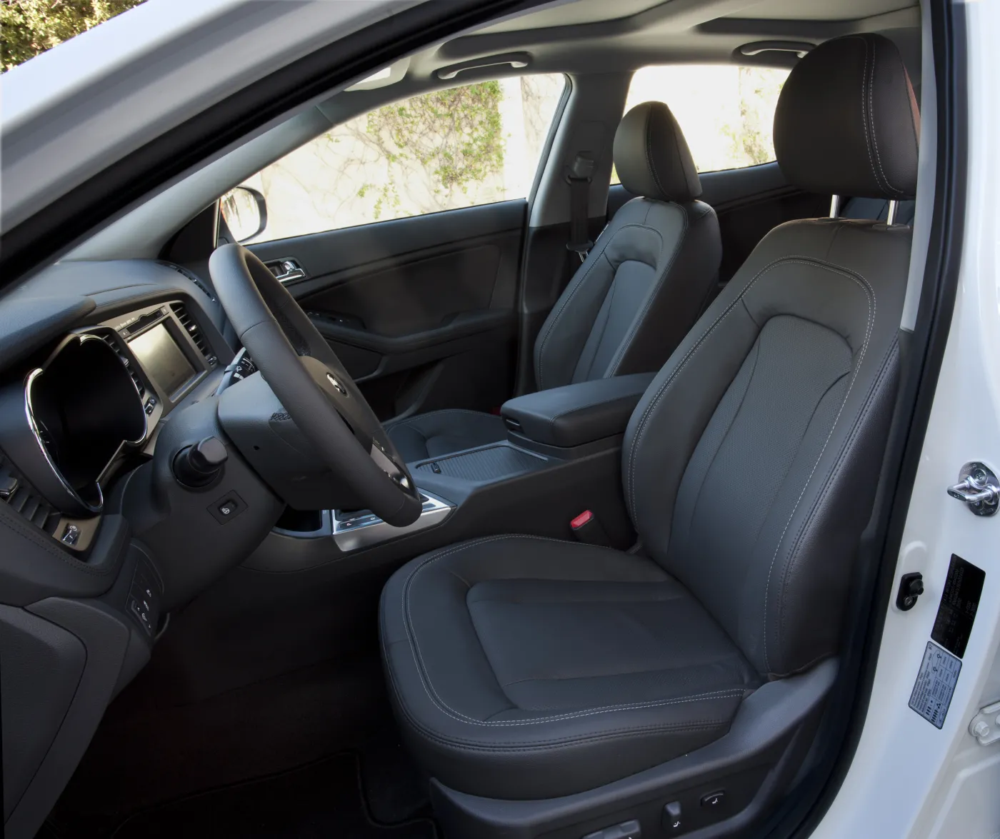 4104937-kia-optima-interior-04.jpg