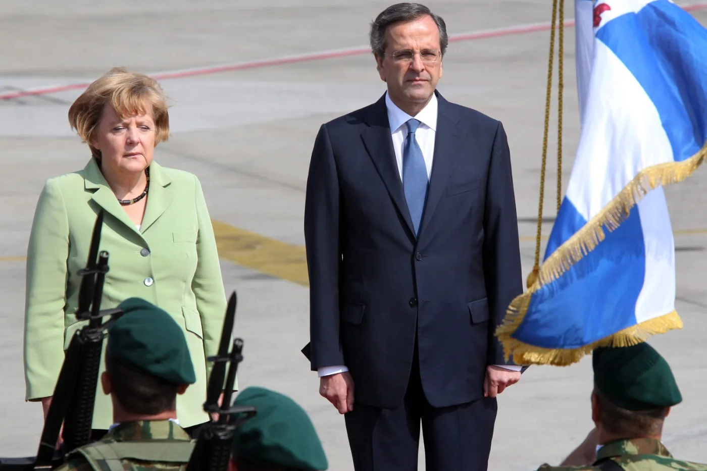 4131228-angela-merkel-w-atenach.jpg