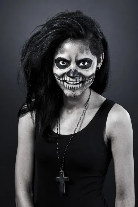 4204471-makijaz-na-halloween-2012.jpg