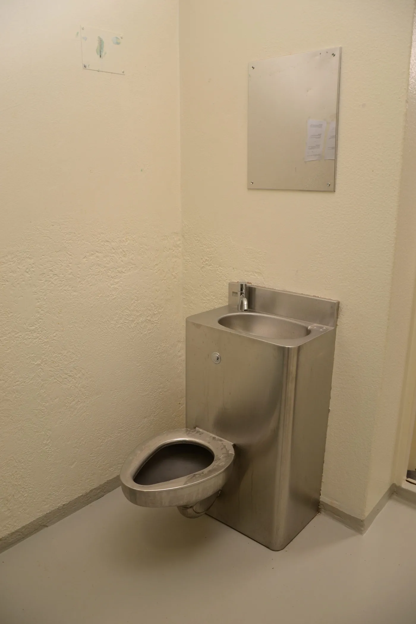 3929241-wiezienie-w-ila-pod-oslo.jpg