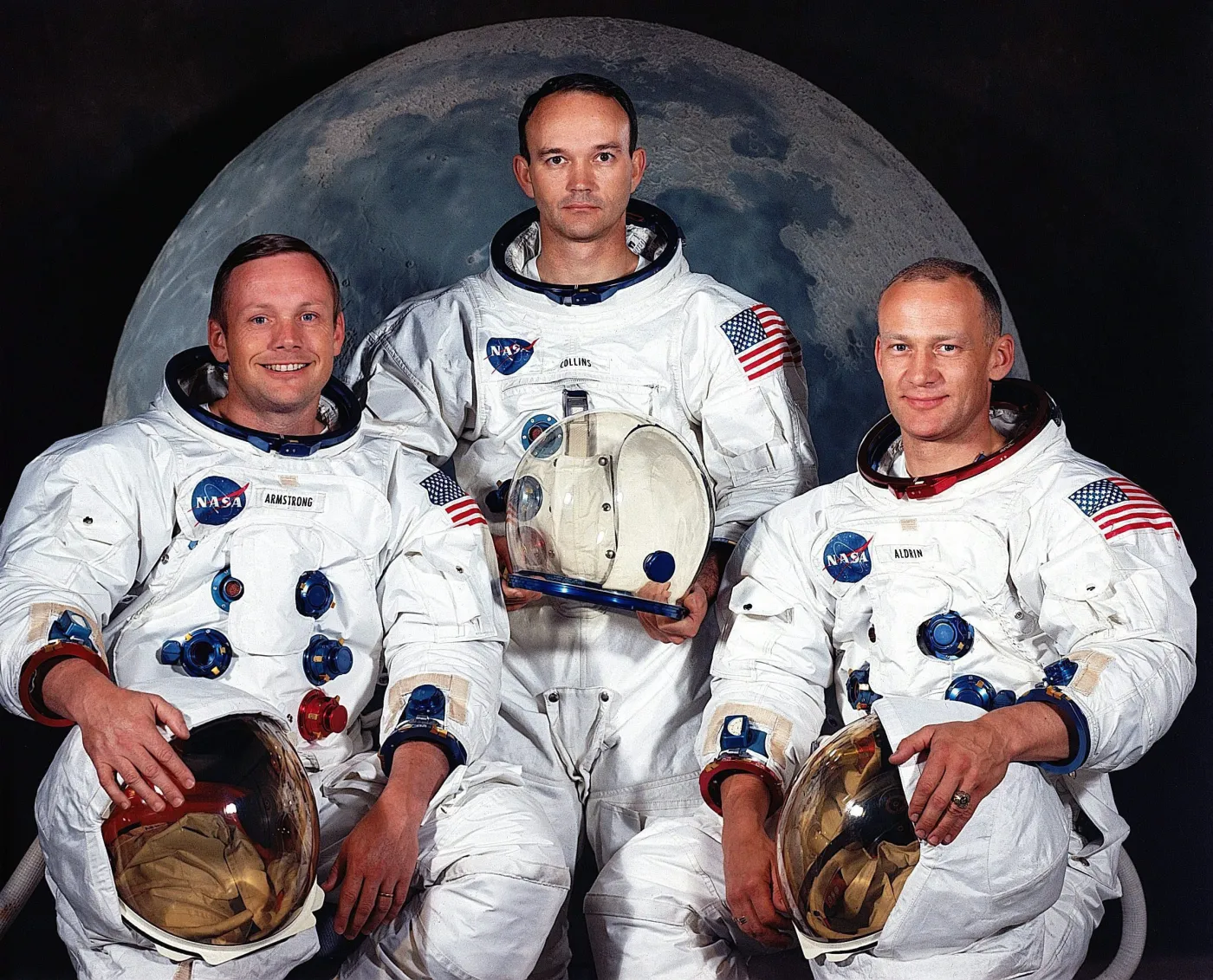 3941303-zaloga-apollo-11-neil-a.jpg