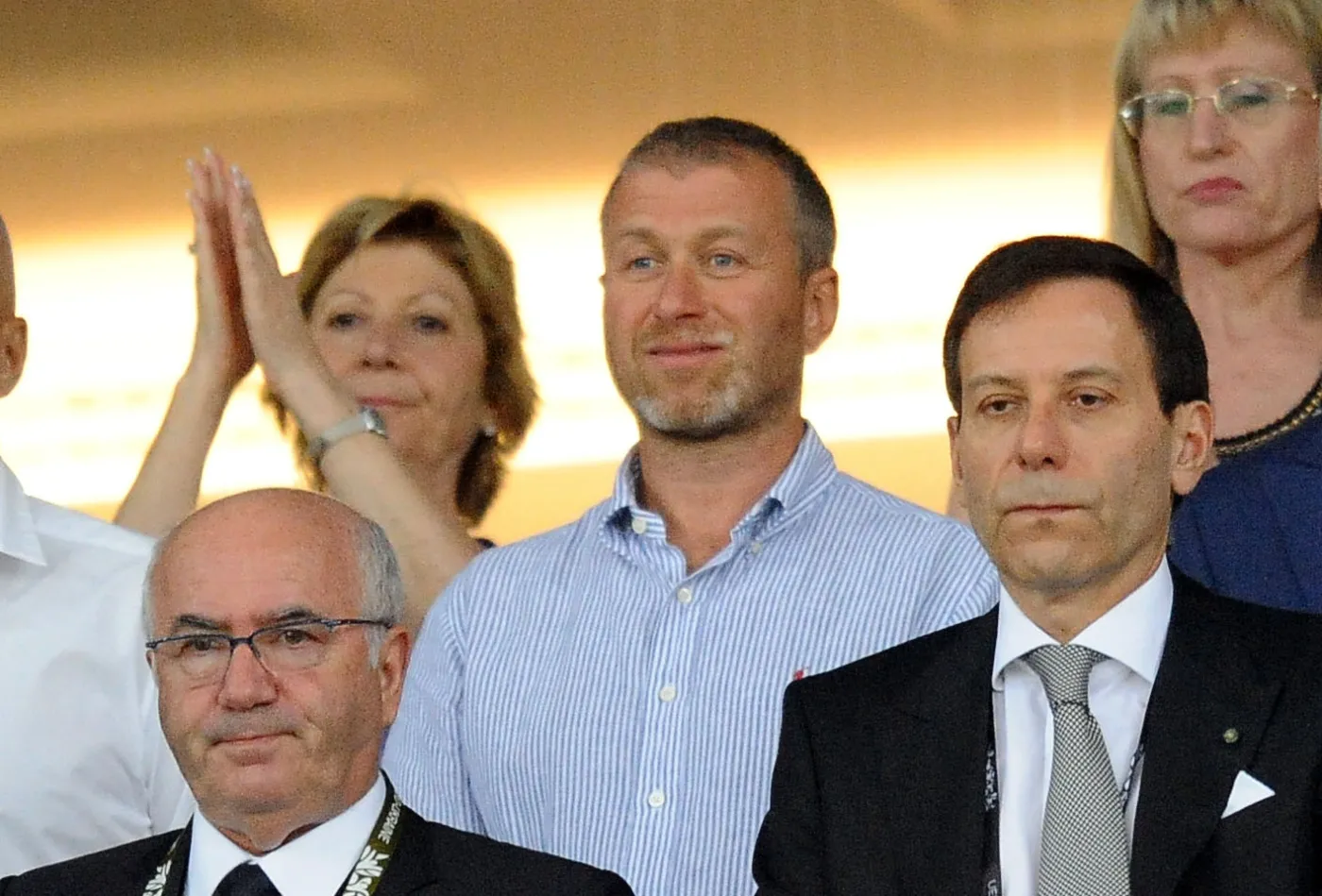 Roman Abramowicz (w środku)