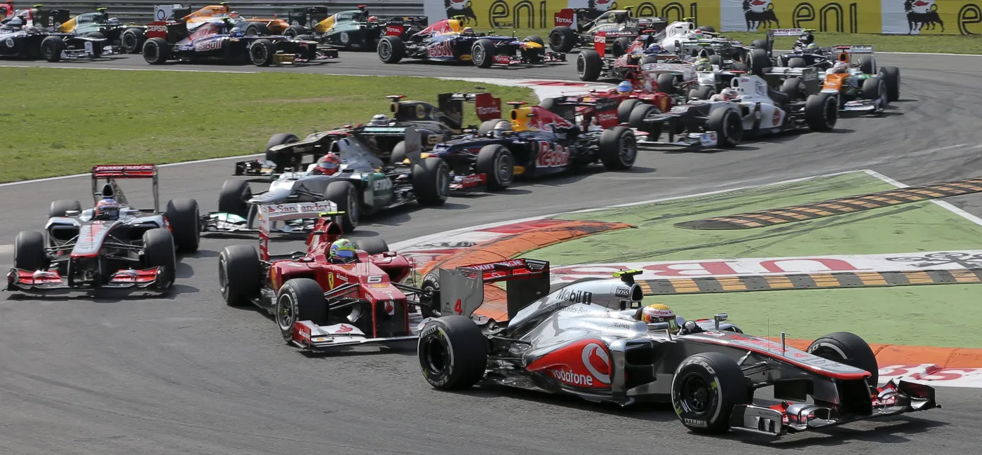 Lewis Hamilton na torze