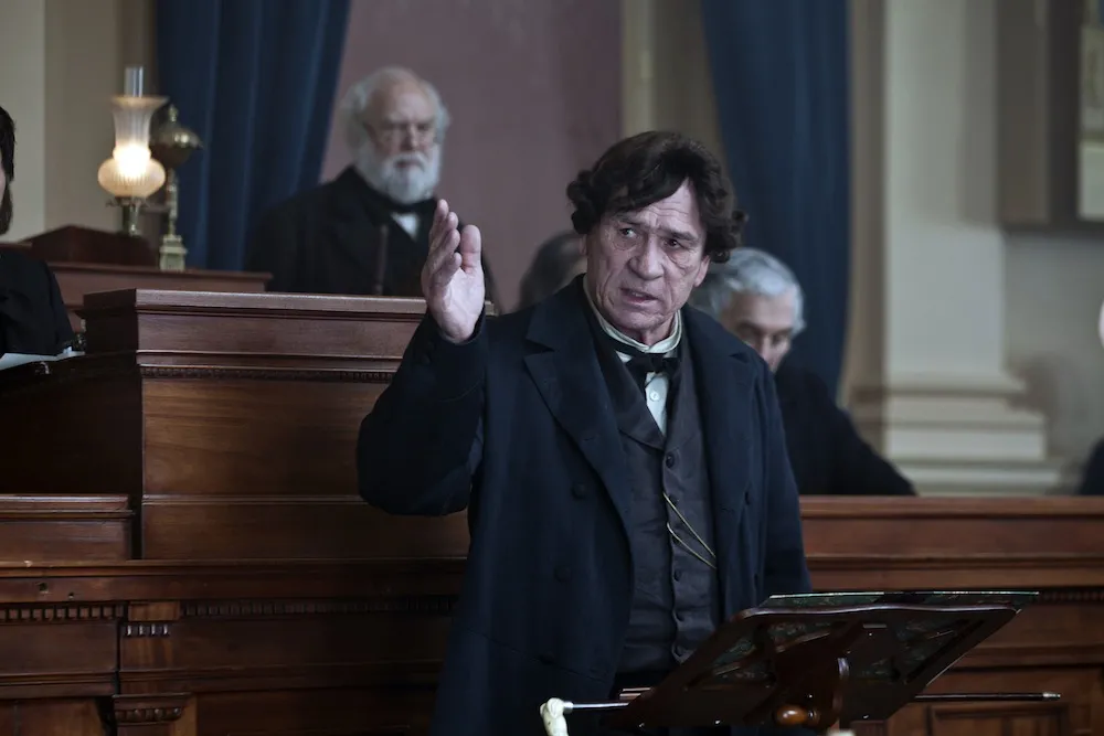 4402742-tommy-lee-jones-lincoln.jpg